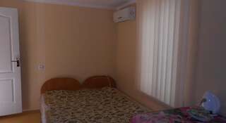 Гостевой дом Gostevoy Domik Судак Трехместный номер "Комфорт"-8